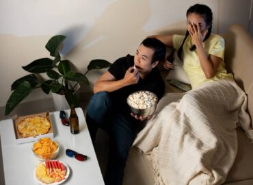 What Are the Best Movie Night Snacks Ideas for Couples?