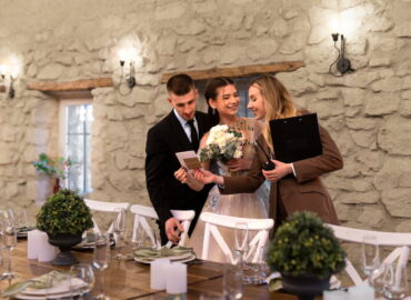How to Plan a Wedding in a Historic or Iconic Venue