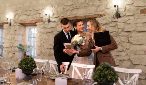 How to Plan a Wedding in a Historic or Iconic Venue