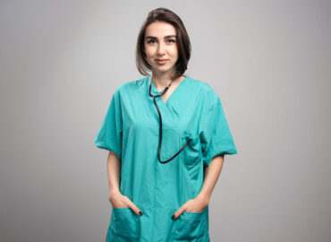 Doctor Scrubs: Trendy Colours & Styles To Try?