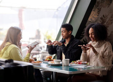 What Dining Trends Are Making Waves in 2025 and Beyond