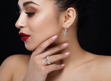 Discover the Beauty and Energy of Green Kyanite Jewelry