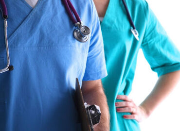 How To Choose The Best Attire For Healthcare Professionals?