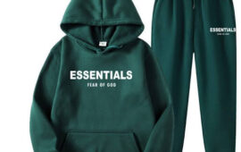 The Ultimate Comfort Guide: Essentials Hoodie vs. Tracksuit – Which One Fits Your Lifestyle?