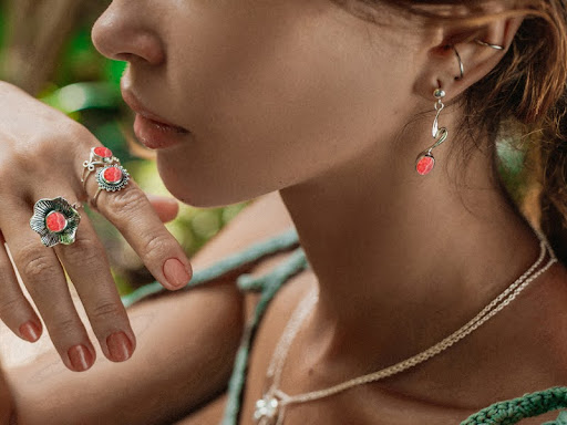 Rings fabricated from Rhodochrosite: Its secret Love