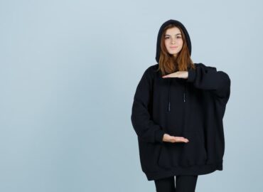 How to Style Crtz Hoodies Like a Real Streetwear Icon